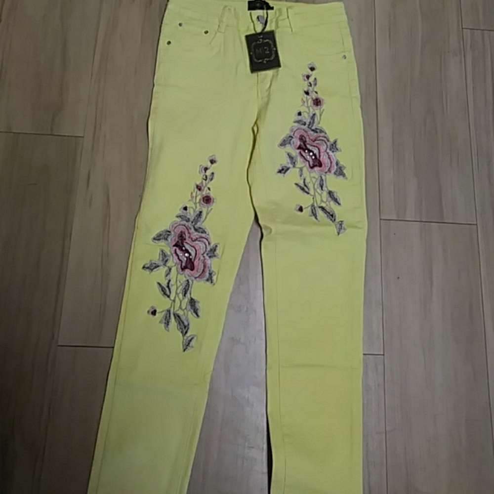 M2 FLORAL YELLOW PANTS NWT